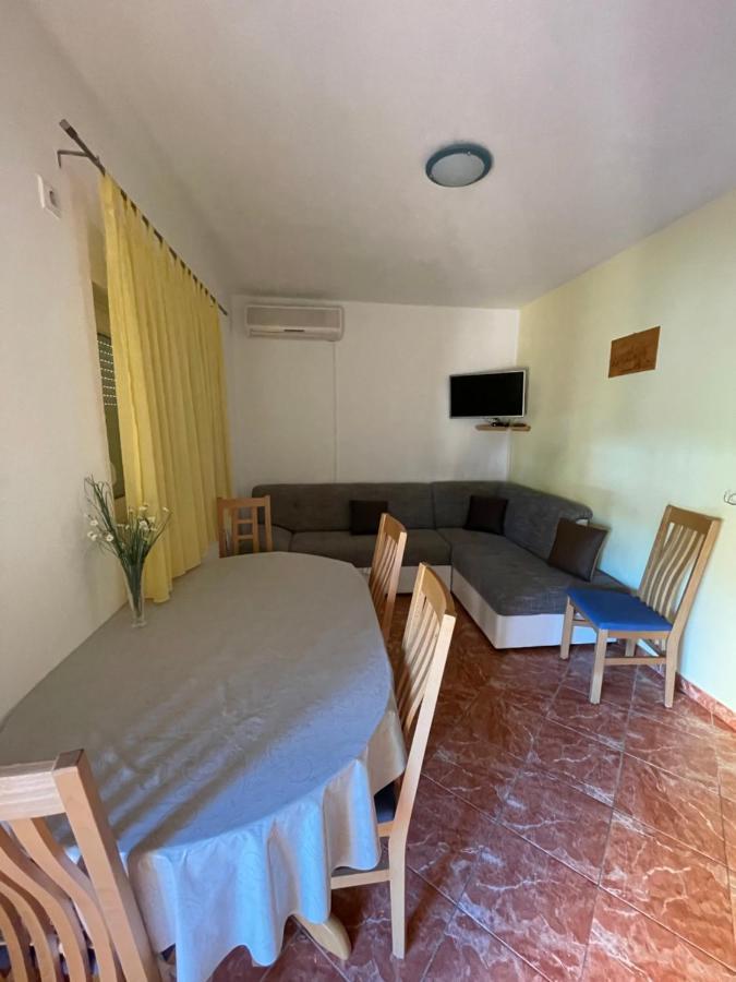 Hotel Apartman Jukic à Marina Extérieur photo