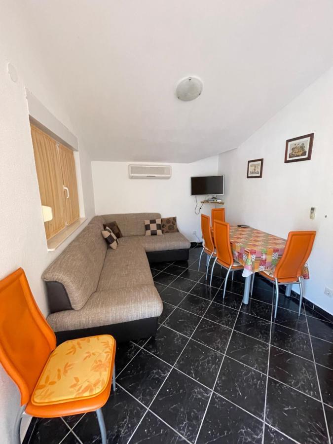 Hotel Apartman Jukic à Marina Extérieur photo