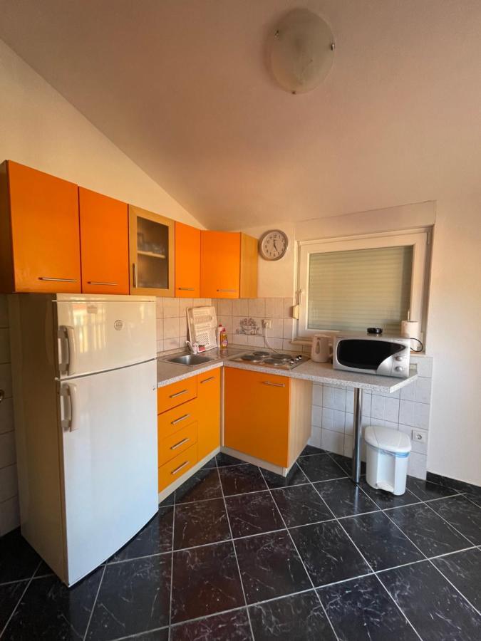 Hotel Apartman Jukic à Marina Extérieur photo
