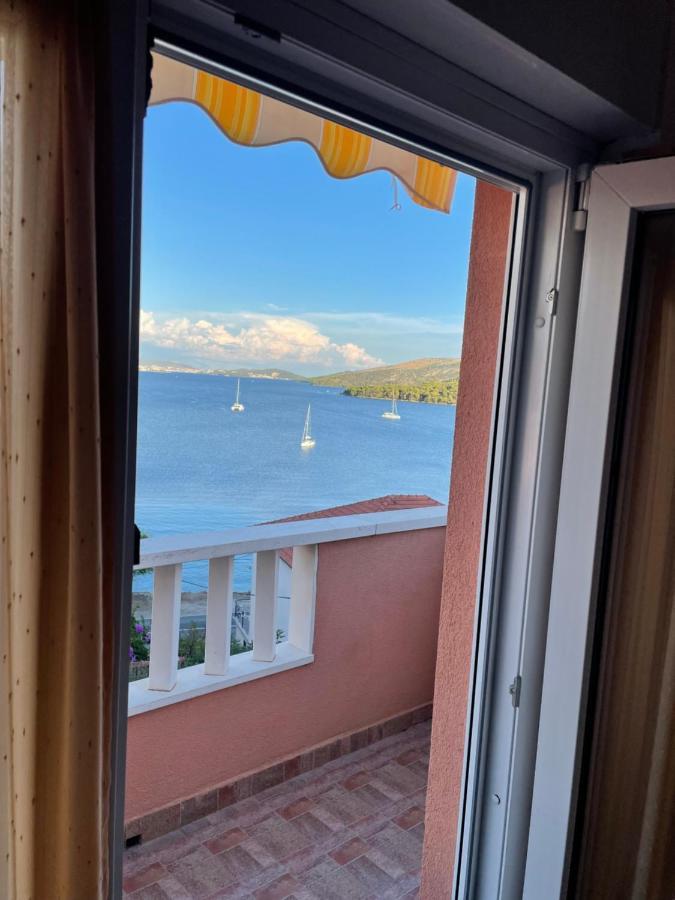 Hotel Apartman Jukic à Marina Extérieur photo